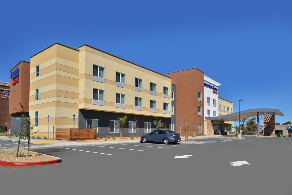 Comfort Suites Woodland - Sacramento Airport Exterior foto